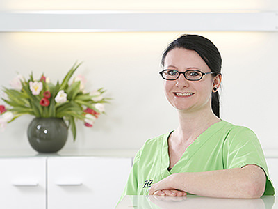 Martina ist ausgebildete Zahnmedizinische Fachangestellte