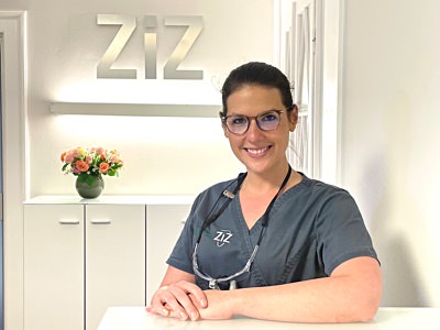 Zahnärztin Petra Melsheimer  Seit dem 01.07.2021 verstärkt Frau Melsheimer das zahnärztliche Team des ZIZ in Göttingen